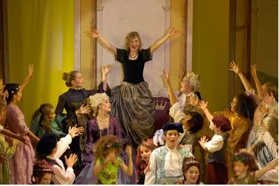 Barocke Bühnenszene aus dem Musical Carinella der Südpfalzlerchen