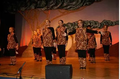 Savannen-Tanzszene aus dem Kindermusical Tuishi pamoja der Südpfalzlerchen